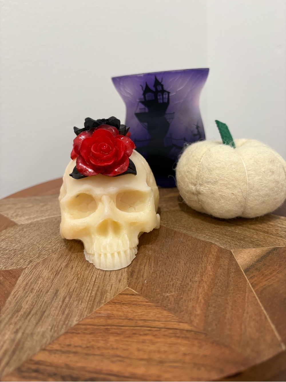 NWOT Handcrafted Cream Skull with Red and black Rose Accent